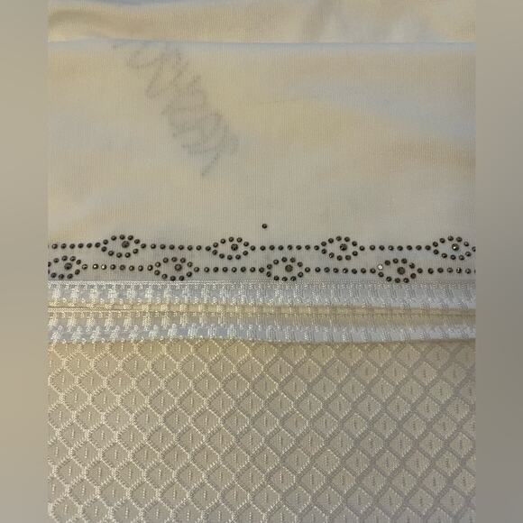 White wide scarf Lacey iridescent vintage look With beating around two sides - Picture 2 of 6